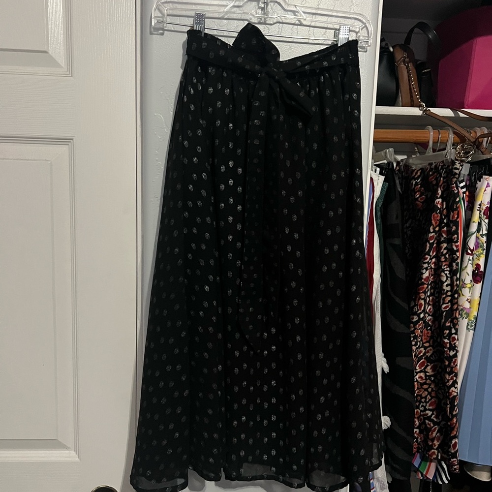 Chic Black Patterned Midi Skirt